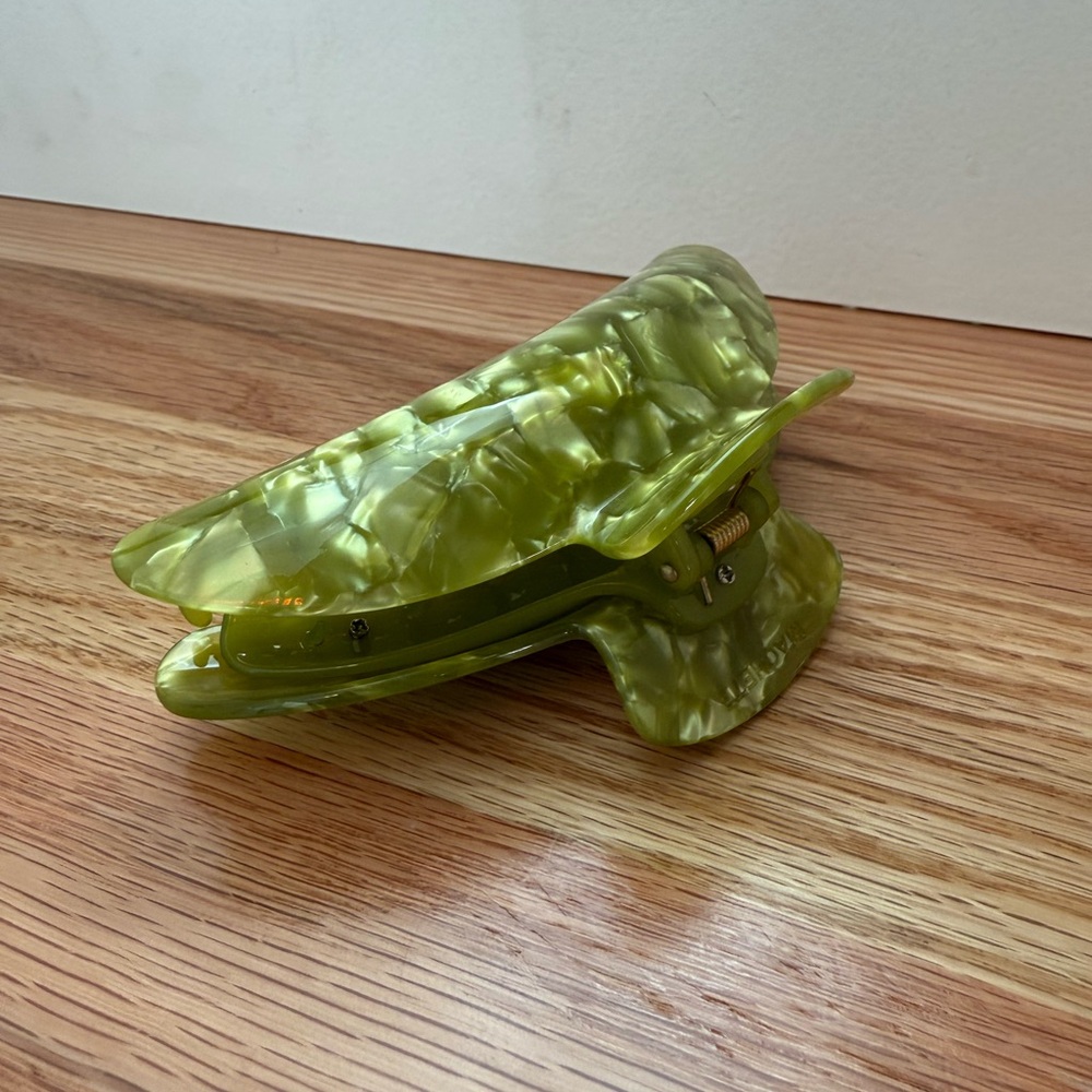 Machete Pistachio Jumbo Hair Claw Clip